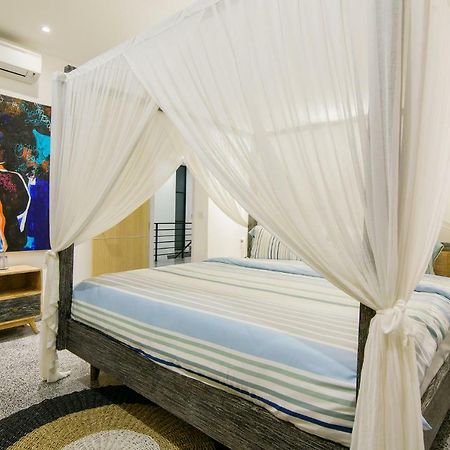 Villa Como Close To Finns Beach Club Kuta Lombok Buitenkant foto