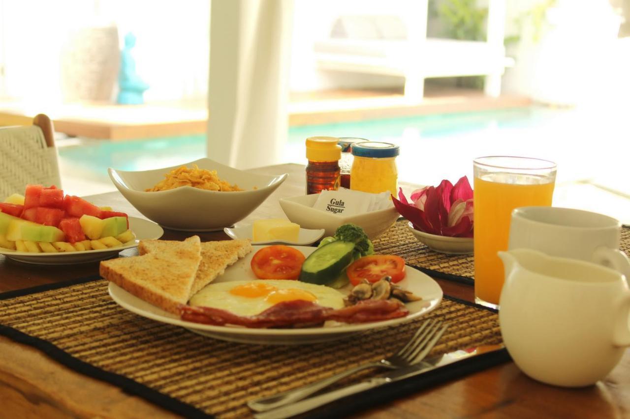 Villa Como Close To Finns Beach Club Kuta Lombok Buitenkant foto